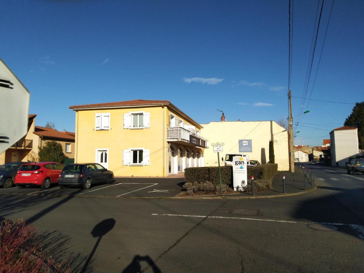 Logis Saint Austremoine Apartamento Issoire Exterior foto