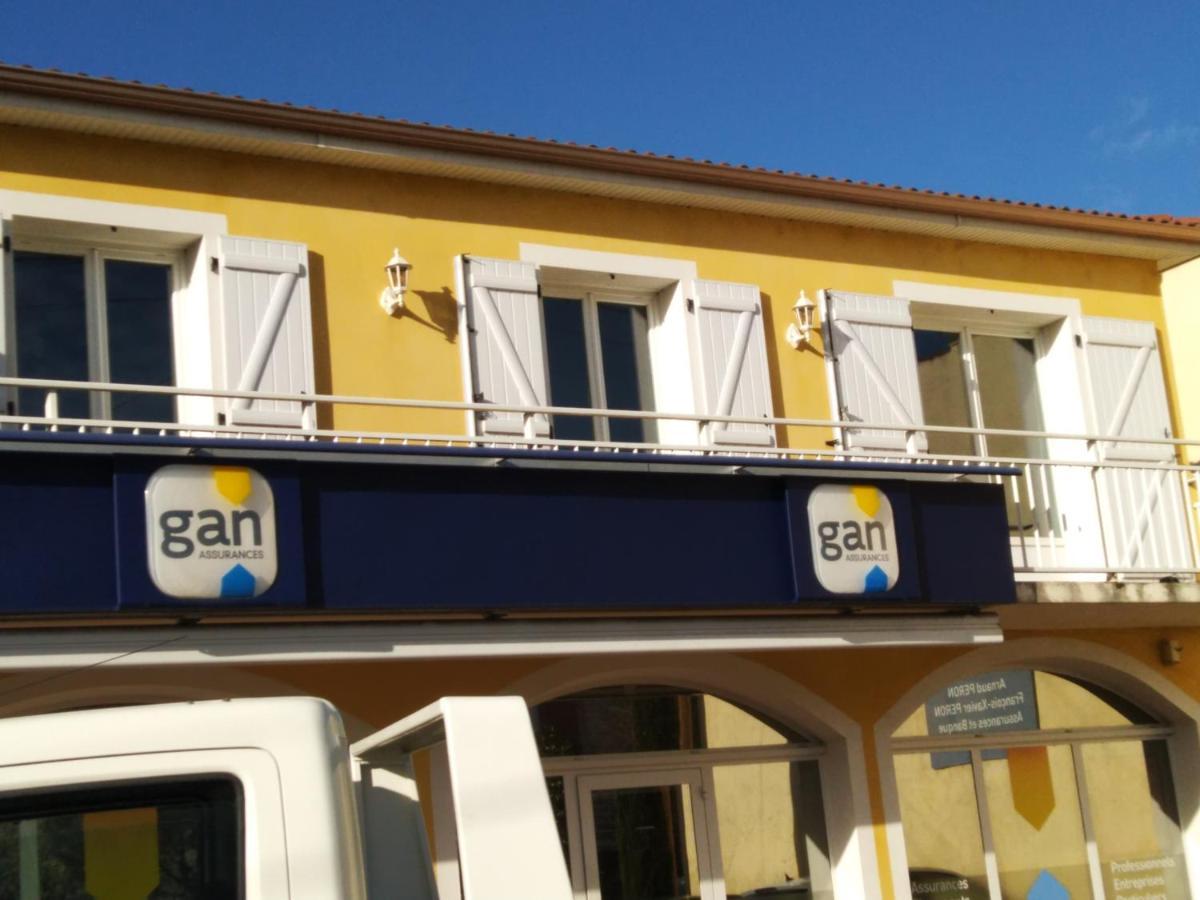 Logis Saint Austremoine Apartamento Issoire Exterior foto